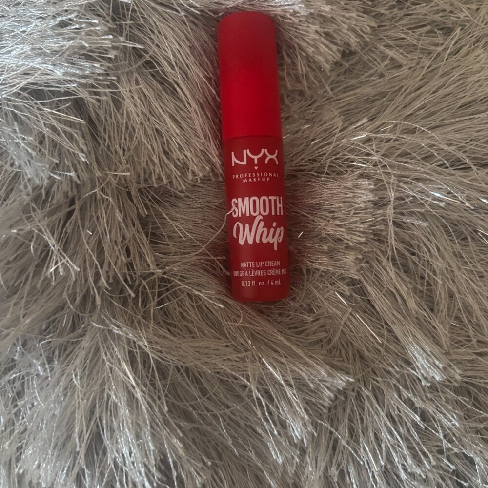 THREE Icing on Top Smooth NYX Whip Matte Lip Cream Ultra-Smooth Vegan Lip Cream - Picture 4 of 4